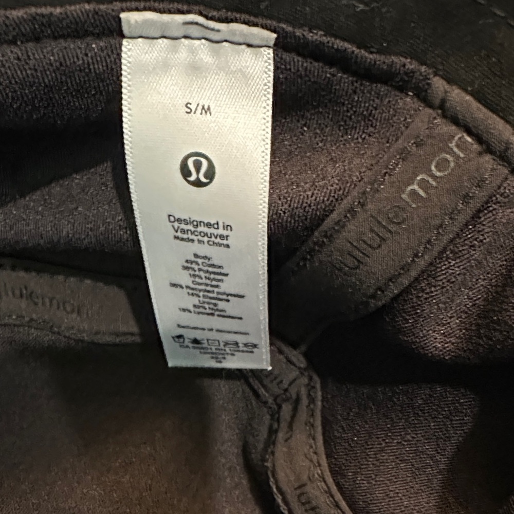 Lululemon Black Bucket Hat - Picture 7 of 8